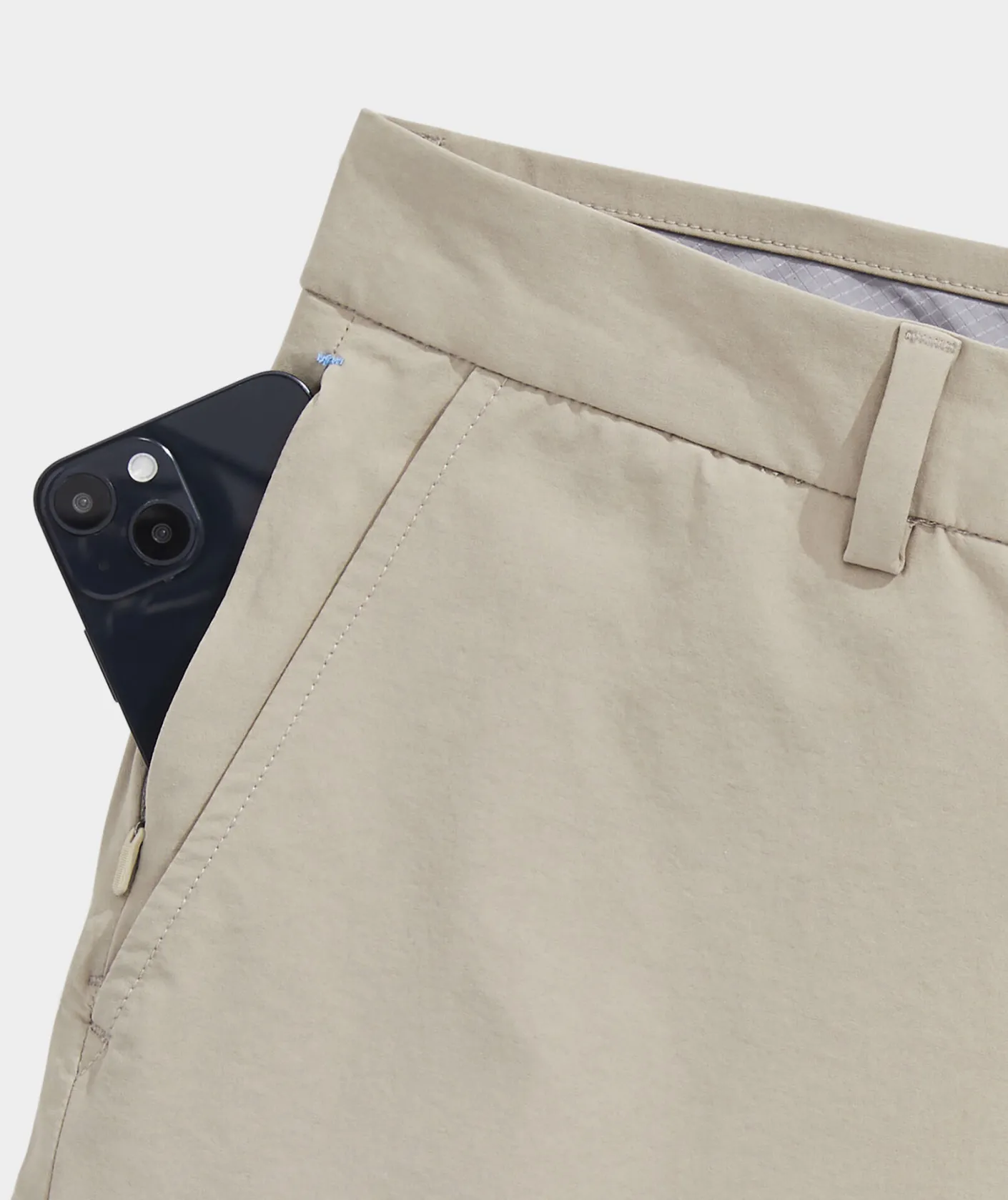 Shorts<Vineyard Vines 5 Inch On-The-Go Shorts Khaki